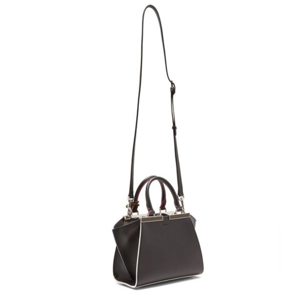 FENDI CROSSBODY BAG- GREAT CONDITION ❤️